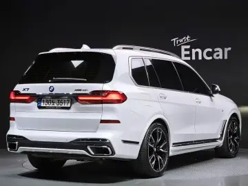 2022 BMW X7 с пробегом 76 069 км