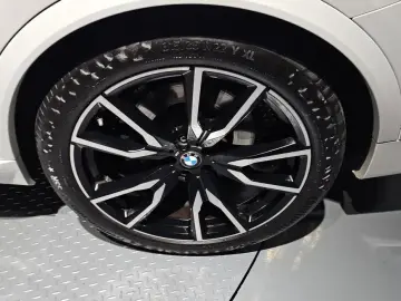 2022 BMW X7 с пробегом 76 069 км