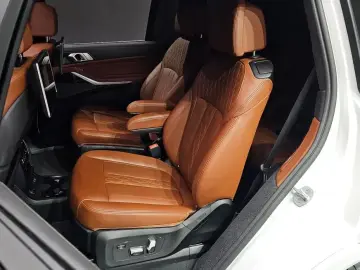2022 BMW X7 с пробегом 76 069 км