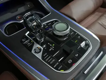 2022 BMW X7 с пробегом 36 982 км
