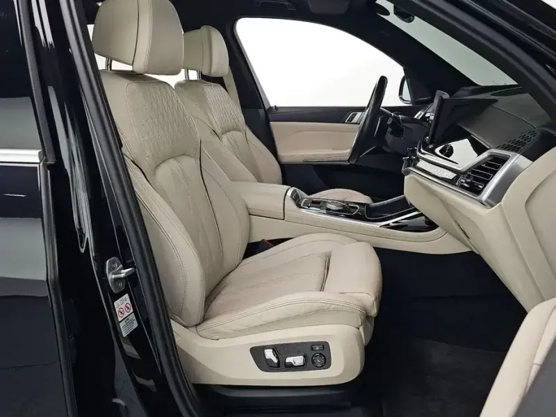 2023 BMW X7 с пробегом 85 688 км