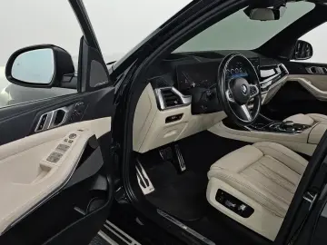 2023 BMW X7 с пробегом 85 688 км