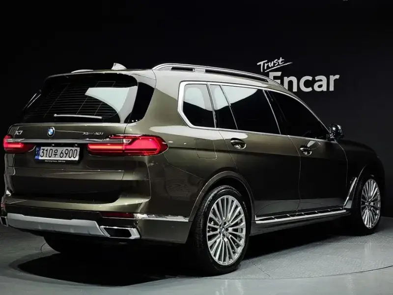 2022 BMW X7 с пробегом 67 377 км