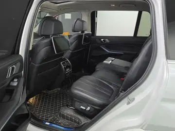 2021 BMW X7 с пробегом 106 473 км