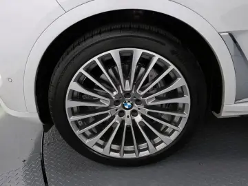 2023 BMW X7 с пробегом 41 024 км