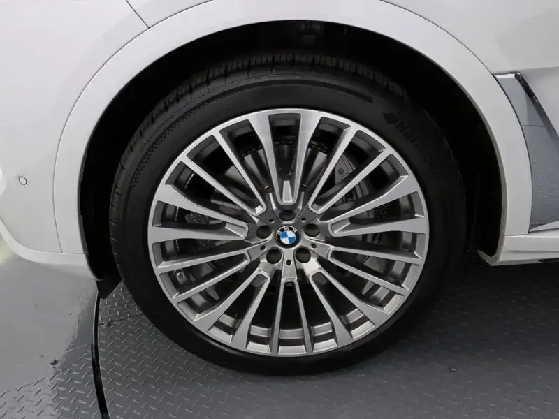 2023 BMW X7 с пробегом 41 024 км