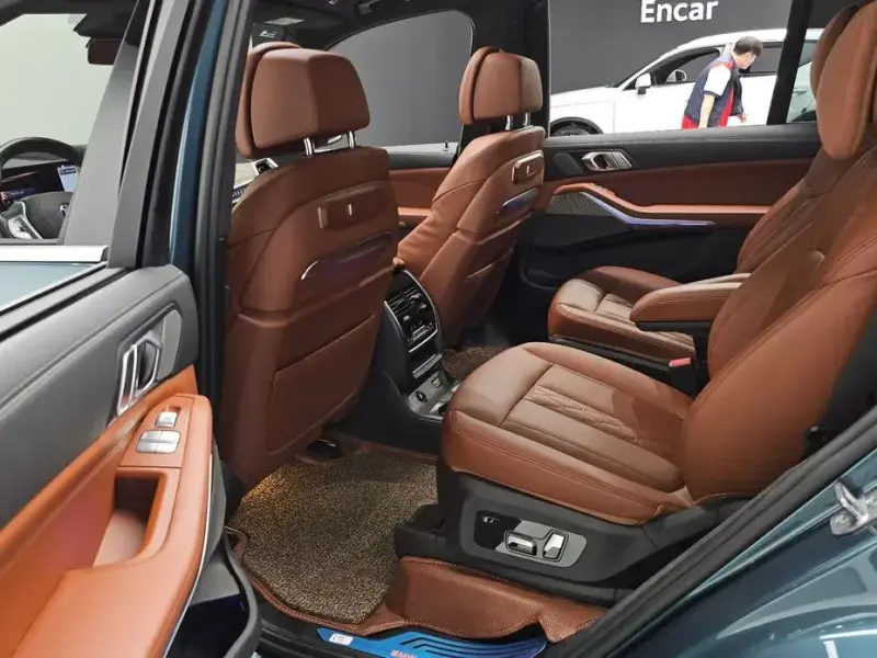 2023 BMW X7 с пробегом 21 191 км