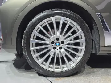 2022 BMW X7 с пробегом 120 047 км