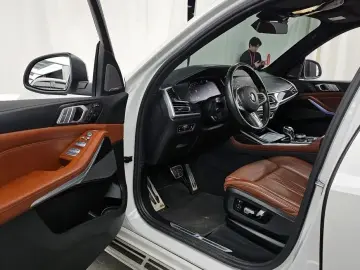 2022 BMW X7 с пробегом 63 032 км