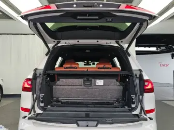 2022 BMW X7 с пробегом 63 032 км