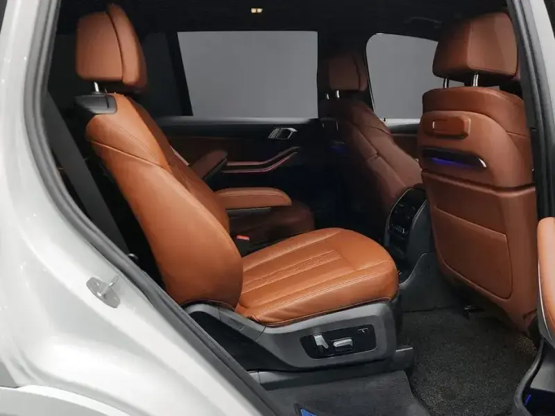 2023 BMW X7 с пробегом 64 679 км