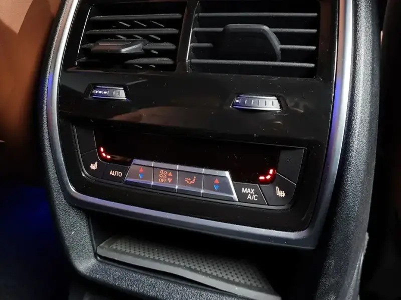 2023 BMW X7 с пробегом 64 679 км