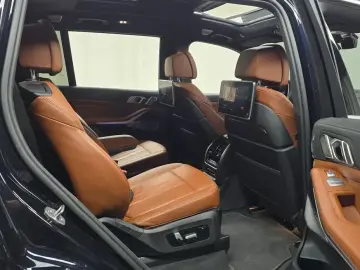 2021 BMW X7 с пробегом 39 986 км