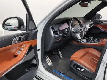 2022 BMW X7 с пробегом 75 645 км