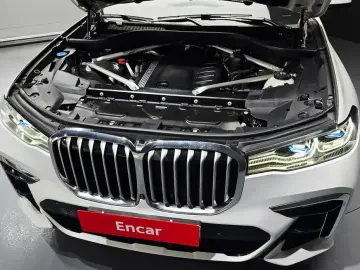 2022 BMW X7 с пробегом 43 852 км