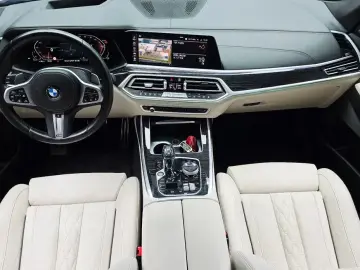 2022 BMW X7 с пробегом 43 852 км