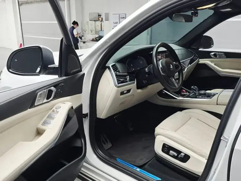 2022 BMW X7 с пробегом 43 852 км