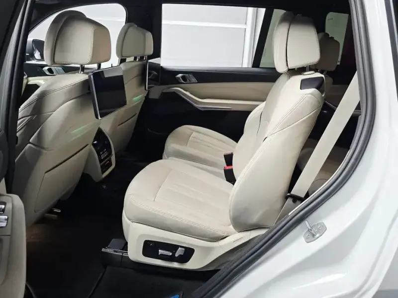 2022 BMW X7 с пробегом 43 852 км