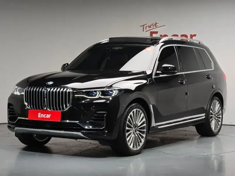 2022 BMW X7 с пробегом 28 870 км