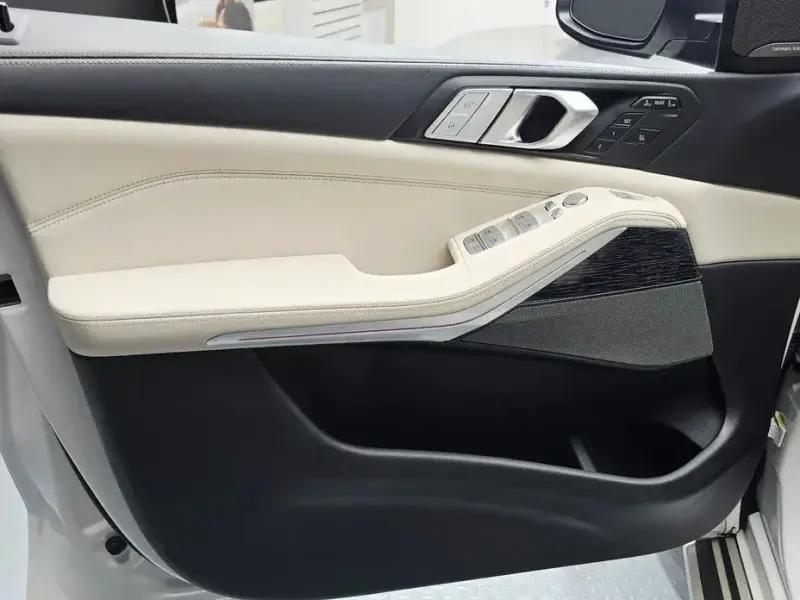 2022 BMW X7 с пробегом 43 852 км