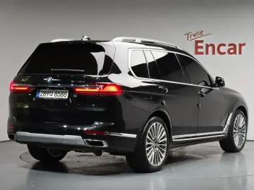 2022 BMW X7 с пробегом 28 870 км