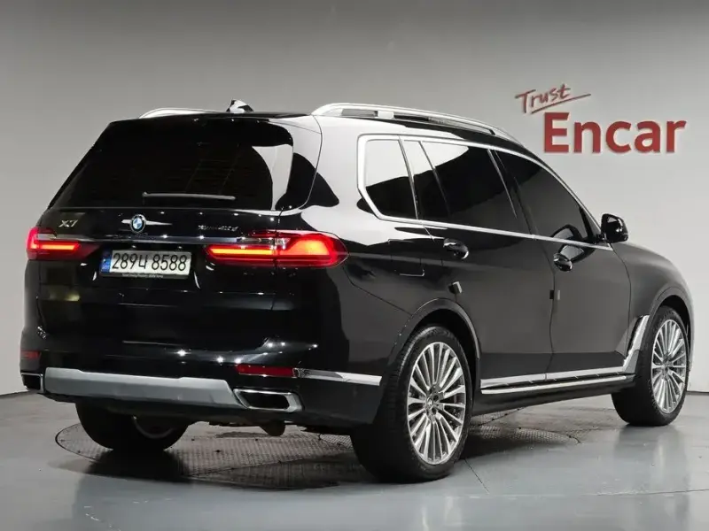 2022 BMW X7 с пробегом 28 870 км