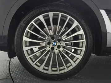 2022 BMW X7 с пробегом 28 870 км