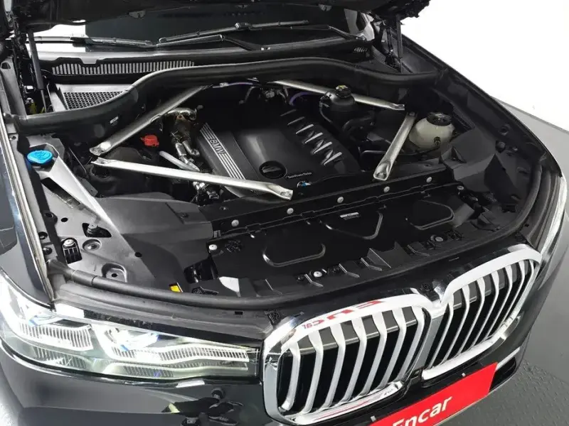 2022 BMW X7 с пробегом 28 870 км