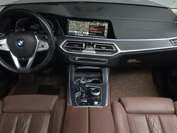 2022 BMW X7 с пробегом 28 870 км
