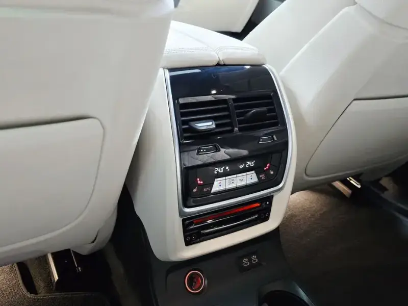 2022 BMW X7 с пробегом 43 852 км