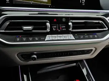 2022 BMW X7 с пробегом 43 852 км
