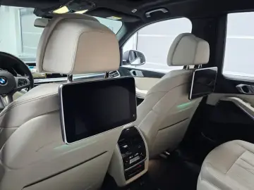 2022 BMW X7 с пробегом 43 852 км