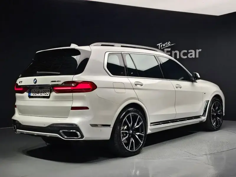 2022 BMW X7 с пробегом 13 913 км