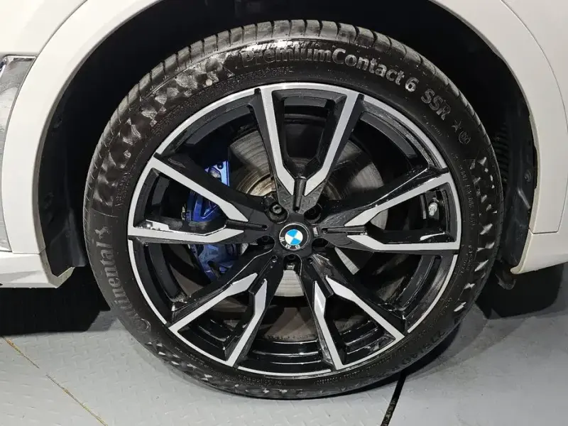 2022 BMW X7 с пробегом 13 913 км