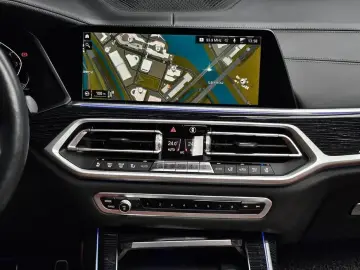 2022 BMW X7 с пробегом 13 913 км