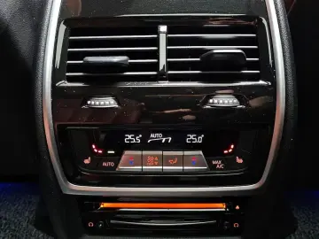2022 BMW X7 с пробегом 13 913 км