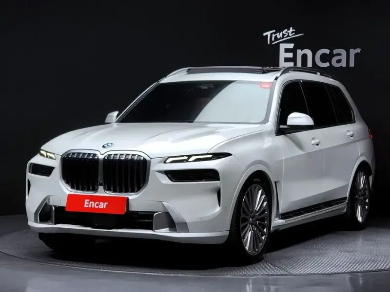 2023 BMW X7 с пробегом 52 613 км