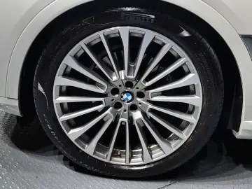 2023 BMW X7 с пробегом 52 613 км