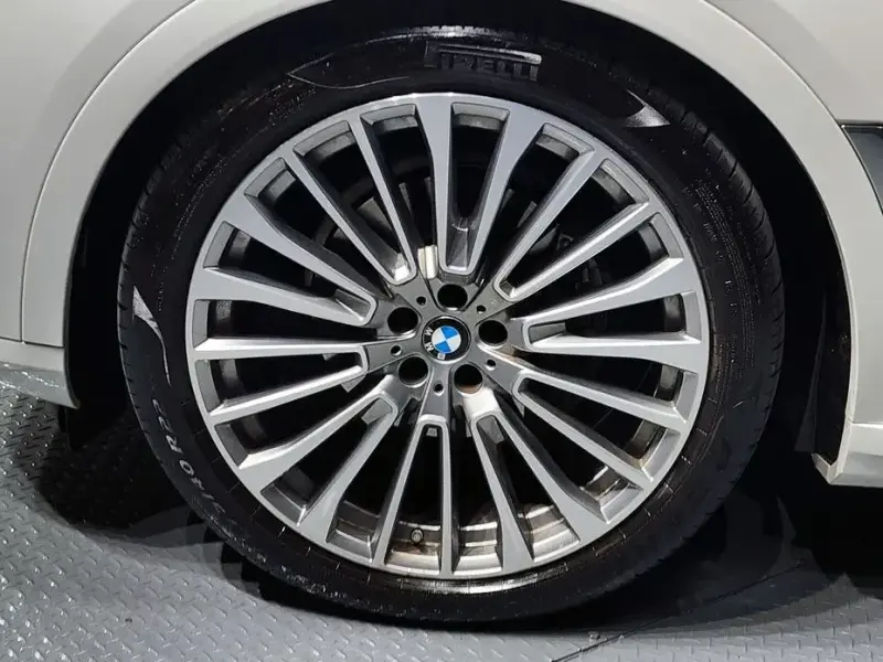 2023 BMW X7 с пробегом 52 613 км