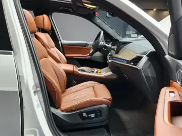2023 BMW X7 с пробегом 52 613 км
