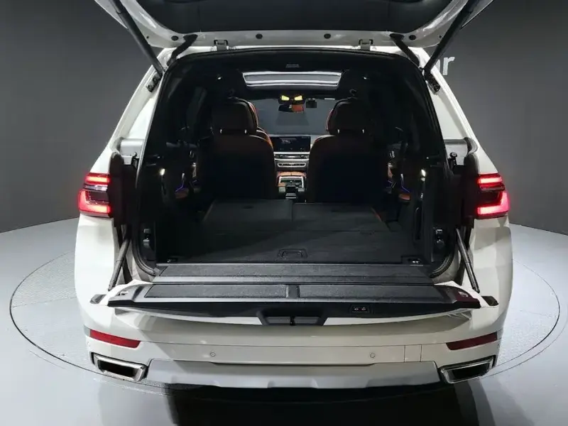 2023 BMW X7 с пробегом 52 613 км