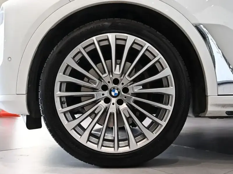 2023 BMW X7 с пробегом 86 411 км