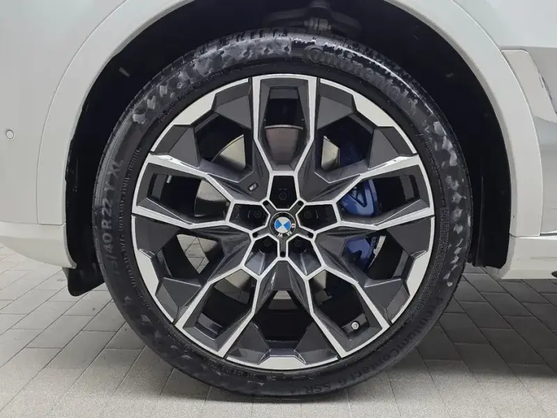 2023 BMW X7 с пробегом 6 858 км
