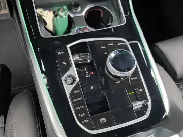 2023 BMW X7 с пробегом 6 858 км
