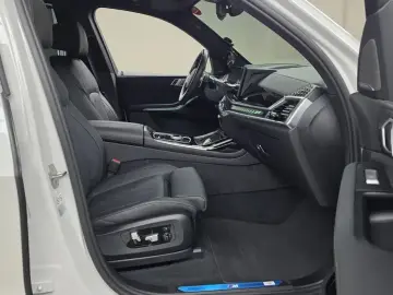 2023 BMW X7 с пробегом 6 858 км