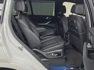 2023 BMW X7 с пробегом 6 858 км