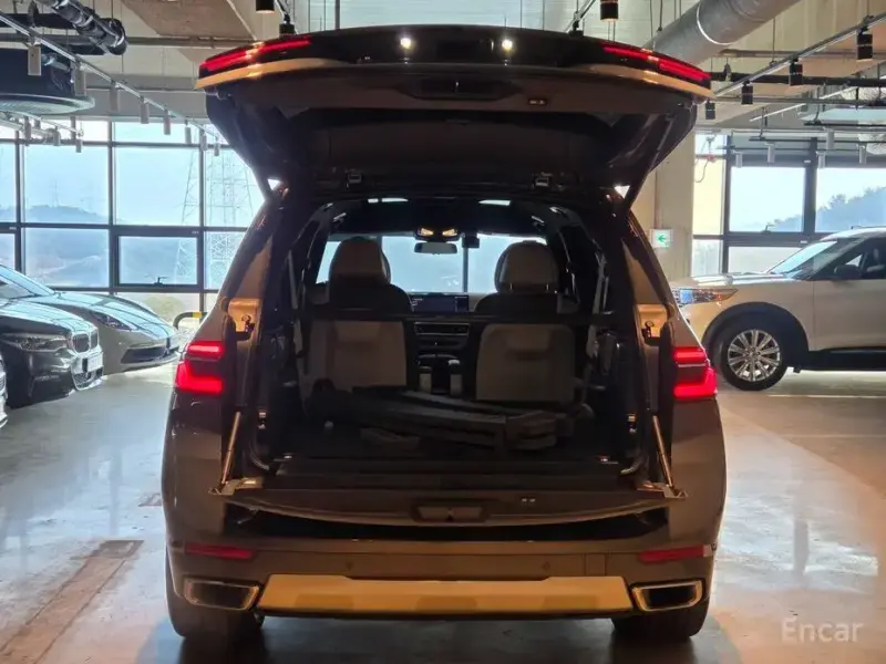 2023 BMW X7 с пробегом 89 985 км