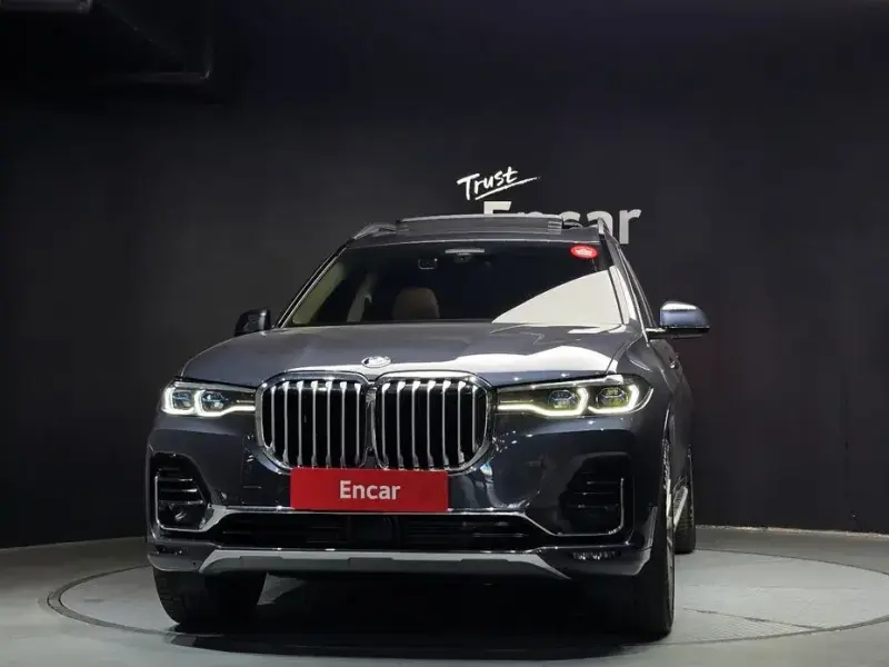 2021 BMW X7 с пробегом 27 376 км