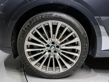 2021 BMW X7 с пробегом 27 376 км