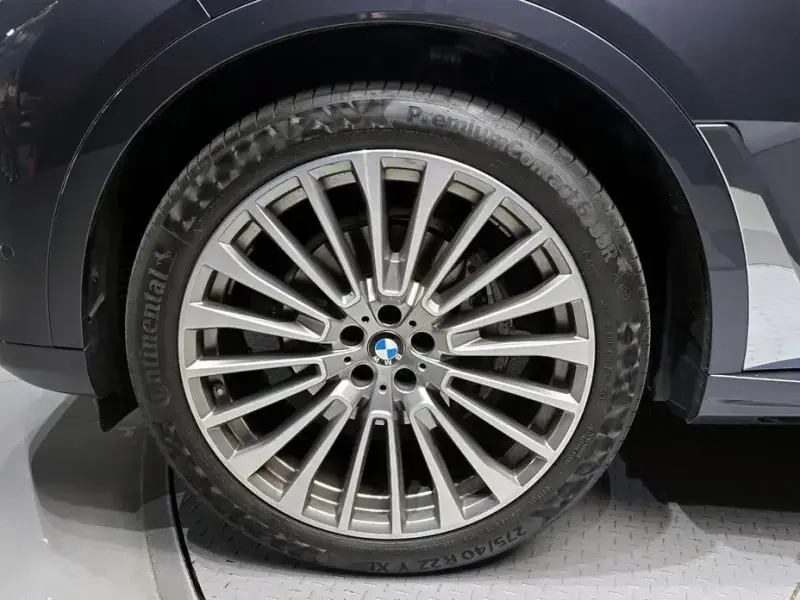 2021 BMW X7 с пробегом 27 376 км